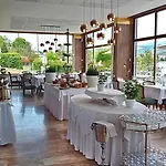 Tennis & Yacht Velden 3* וולדן אם וורתרסי