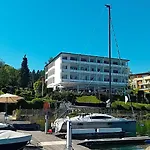 Tennis & Yacht Velden מלון
