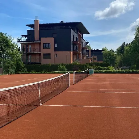 Tennis & Yacht Velden Otel 3*